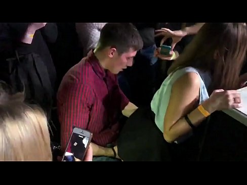 ❤️ ロシアのナイトクラブでリアルセックス。18歳のロシア人少女がナイトクラブで肛門と膣を犯される ❤  at ja.gayasianporn.ru ❌️